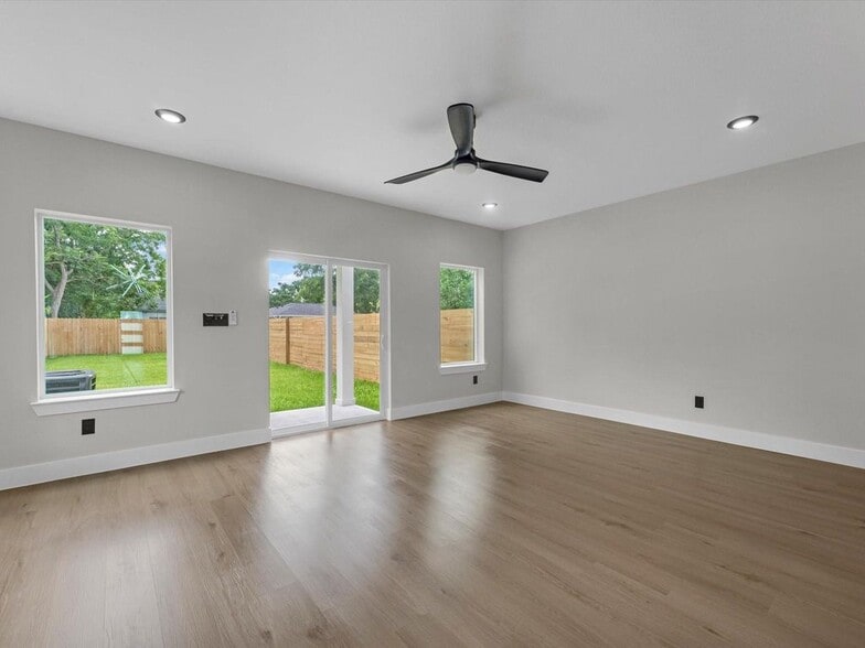More Photos Of 1030 Reverend B J Lewis dr, Houston Apartments For Sale
