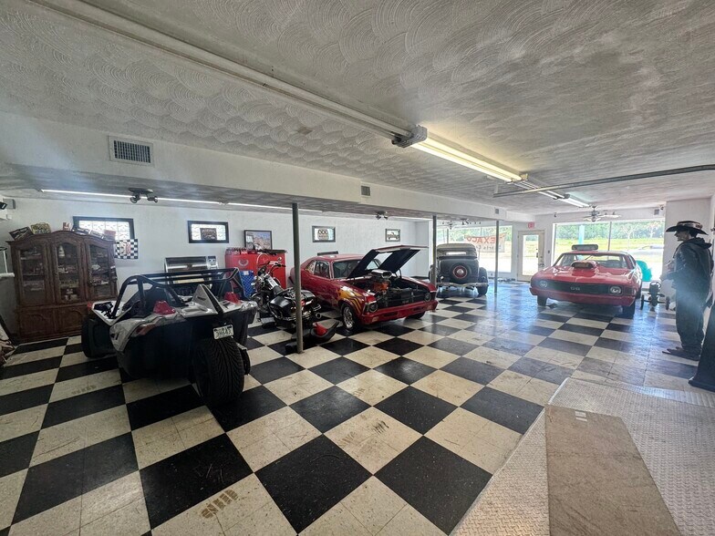 More Photos Of 322 Ridgewood Ave, Daytona Beach Storefront Retail Office For Sale