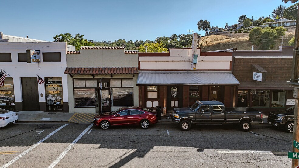 More Photos Of 105 Main St, Jackson Bar For Sale