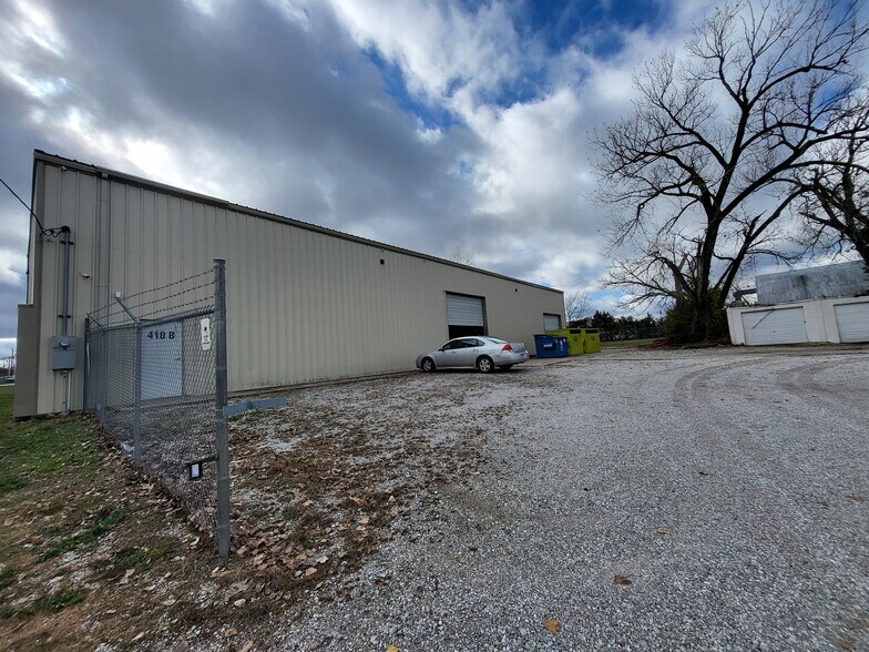 More Photos Of 516 Adele Ave, Joplin Distribution For Sale