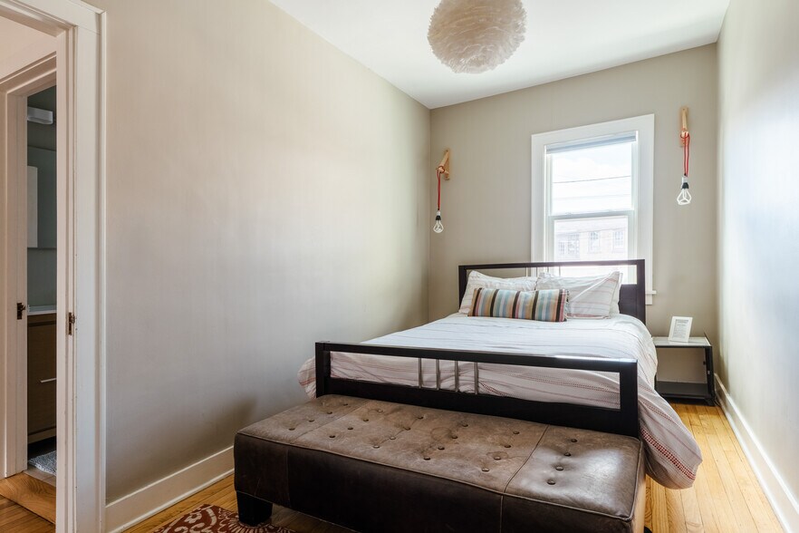 More Photos Of 705 Warren St, Hudson Storefront Retail Residential For Sale