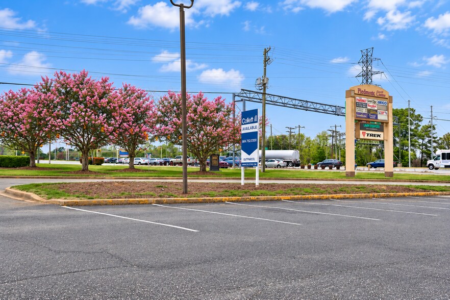 Primary Photo Of 1741 John B White SR Blvd, Spartanburg Fast Food For Lease