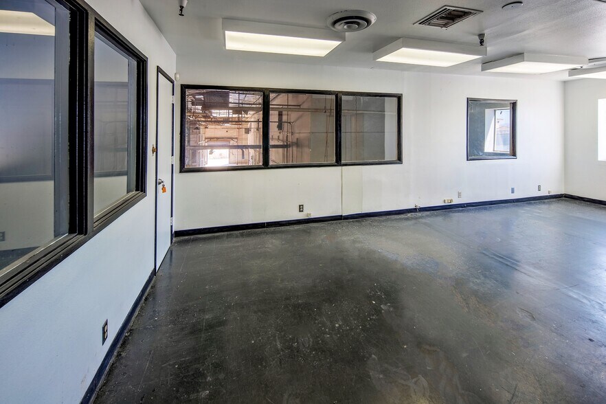 More Photos Of 1790 Industrial Blvd, Lake Havasu City Warehouse For Sale