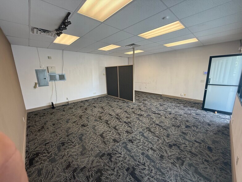 More Photos Of 115 E Lipoa St, Kihei Self Storage For Lease