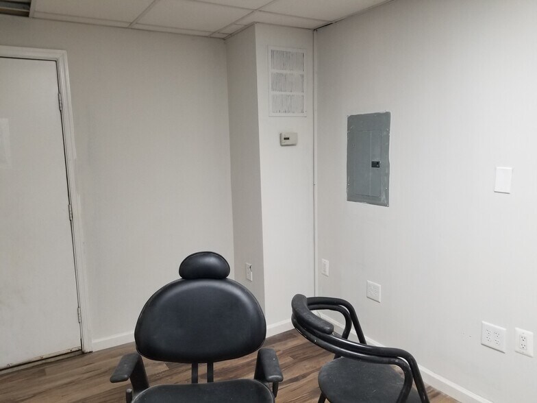 More Photos Of 4700 Stamp Rd, Marlow Heights General Retail For Lease