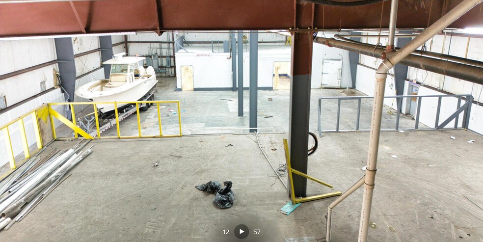 More Photos Of 13050 NW 43rd Ave, Opa Locka Warehouse For Lease