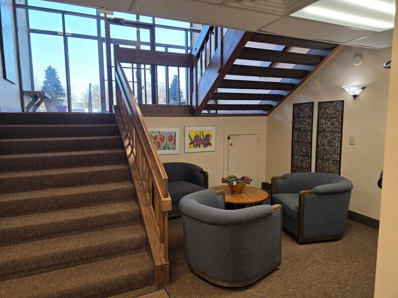 More Photos Of 2101 Aurelius Rd, Holt Medical For Lease