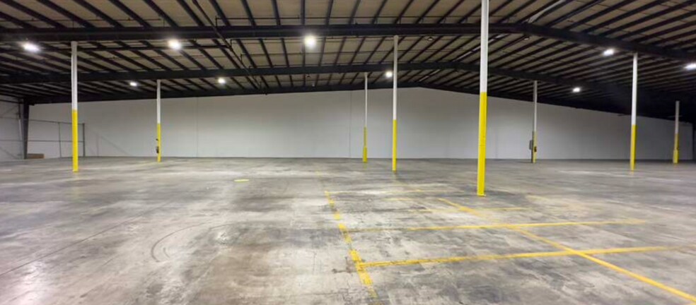 More Photos Of 11029 Kenwood Rd, Blue Ash Distribution For Lease