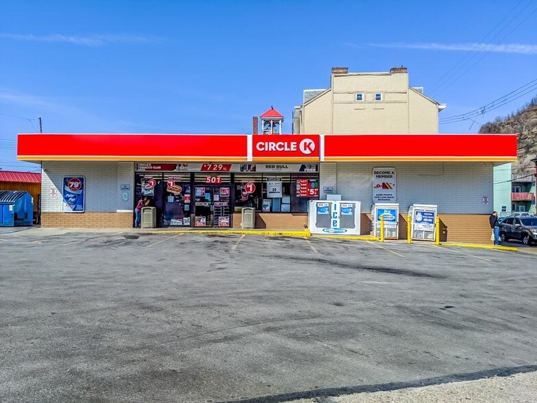 Primary Photo Of 501 N Main St, Sharpsburg Convenience Store For Sale