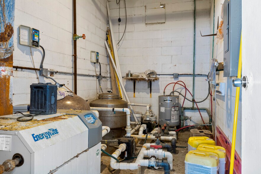 More Photos Of 3 Watervliet Avenue Ext, Albany Hotel For Sale