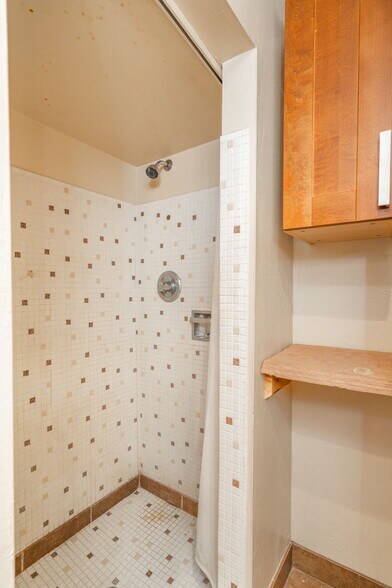 More Photos Of 815 S Dunivin Ln, Dewey Office For Sale