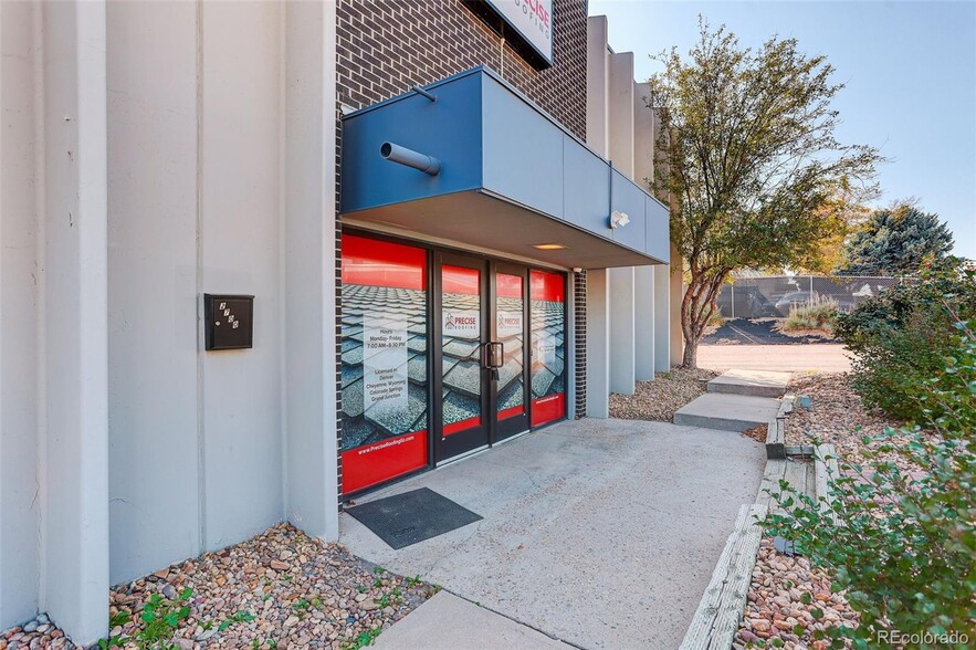 More Photos Of 2700 S Shoshone St, Englewood Light Distribution For Sale