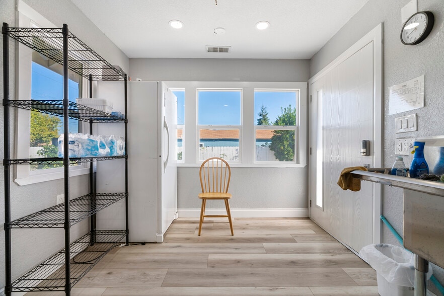 More Photos Of 431 W J St, Oakdale Assisted Living For Sale