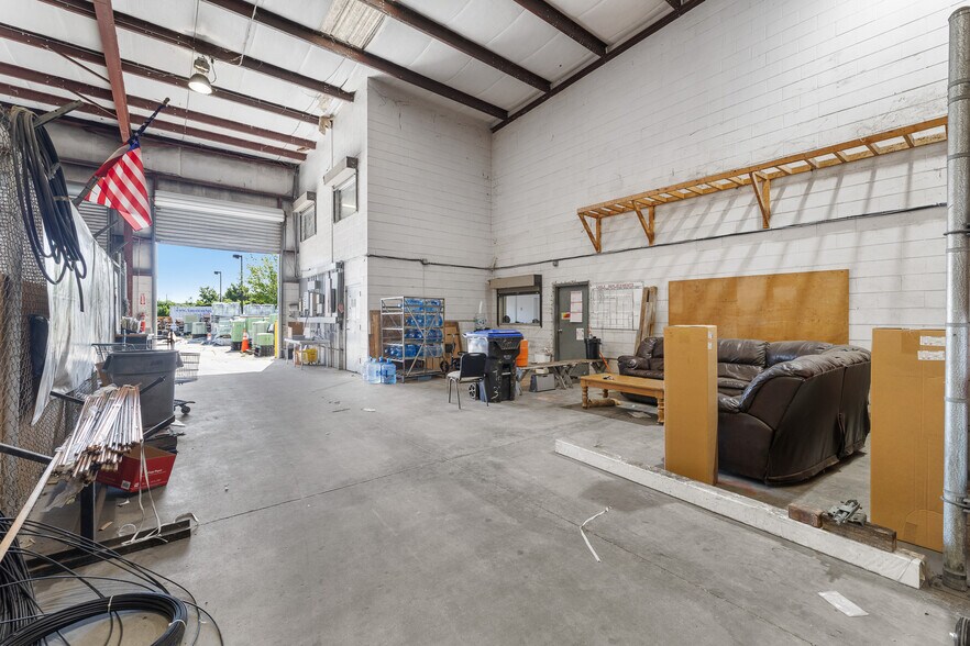 More Photos Of 3162 Clemson Rd, Orlando Radio TVTransmission Facilities For Lease