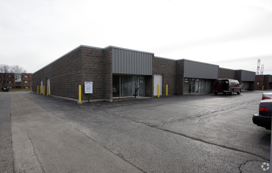 More Photos Of 200 Easy St, Carol Stream Warehouse For Lease
