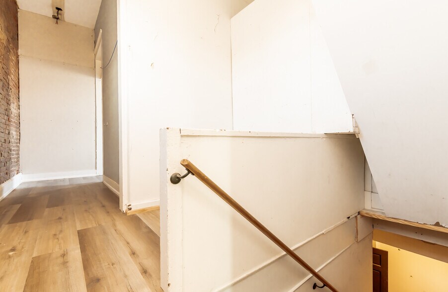 More Photos Of 1032 Story Ave, Louisville Bar For Lease