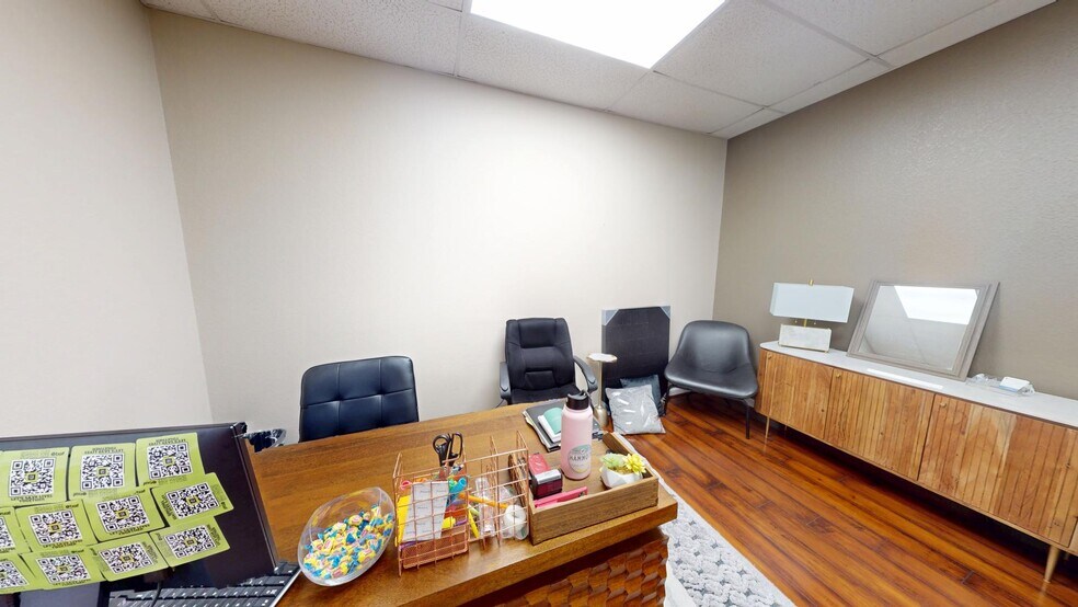 More Photos Of 2001 Windy Ter, Cedar Park Light Distribution For Sale