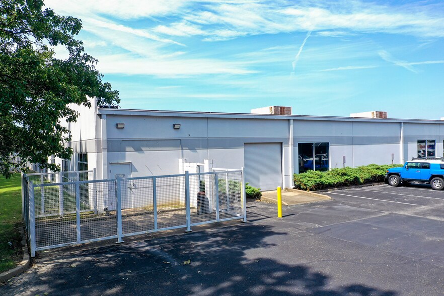 More Photos Of 1725 Shelby Oaks Dr N, Memphis Flex For Lease