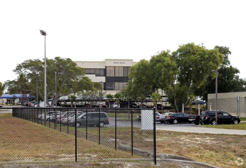 More Photos Of 927 45th St, West Palm Beach Medical For Lease