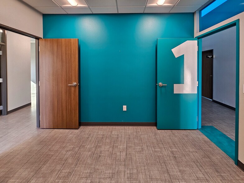 More Photos Of 6450 Central Park Blvd, Abilene Medical For Sale