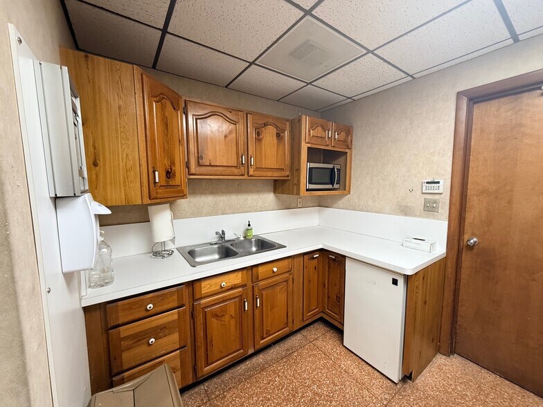 More Photos Of 5141 Procyon St, Las Vegas Warehouse For Lease