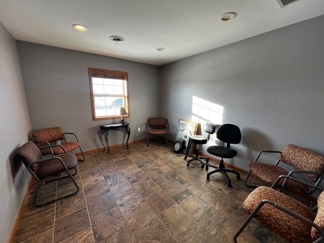 More Photos Of 208 W Cedar St, Spencer Flex For Lease