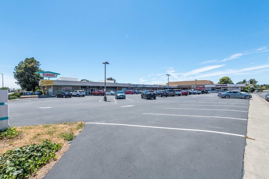 More Photos Of 1767-1799 N Texas St, Fairfield Freestanding For Sale