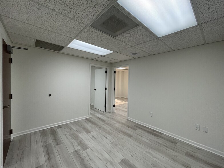 More Photos Of 112 S Tryon St, Charlotte Office Residential For Sale