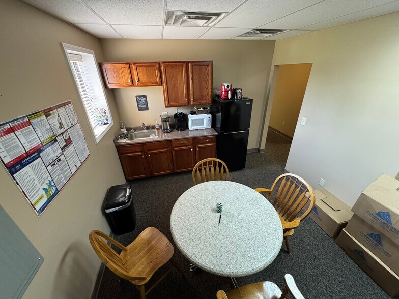 More Photos Of 211 E Market St, New Albany Office For Lease