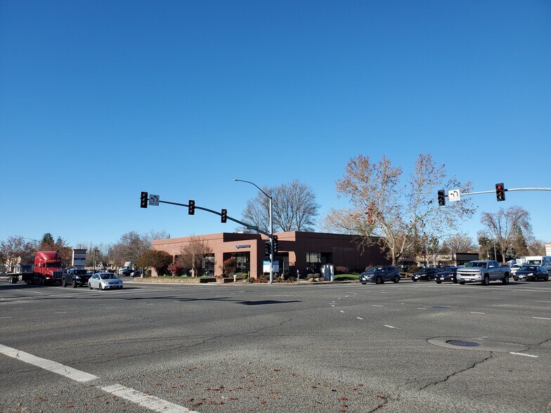 More Photos Of 896 East Ave, Chico General Retail For Sale