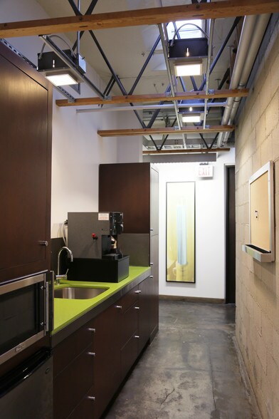 More Photos Of 8335 W Sunset Blvd, West Hollywood Office For Lease