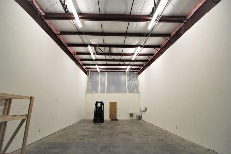 More Photos Of 2612 Larch Ln, Mount Pleasant Flex For Lease