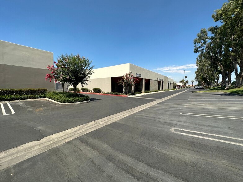 More Photos Of 3343-3349 Chicago Ave, Riverside Unknown For Lease