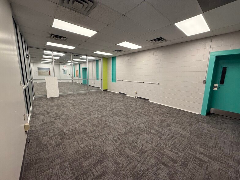 More Photos Of 2960 W Enon Rd, Xenia Flex For Lease