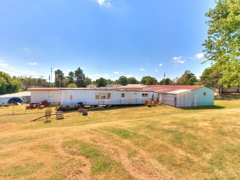 More Photos Of 3025 Westminster Rd, Nicoma Park Light Manufacturing For Sale