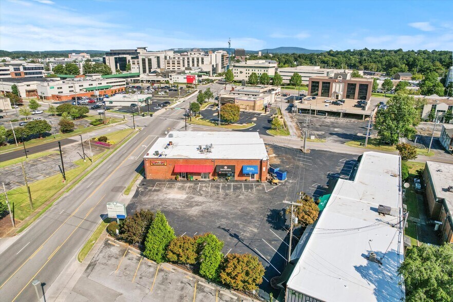 More Photos Of 2107 Whitesburg Dr SE, Huntsville Storefront For Lease