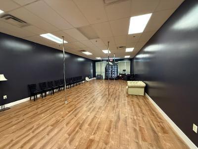 More Photos Of 1655 W Chandler Blvd, Chandler Storefront Retail Office For Lease