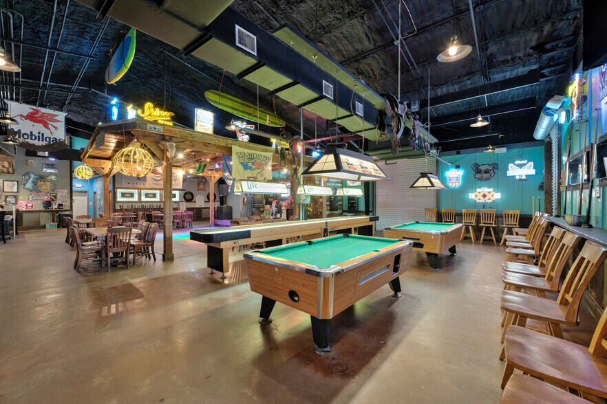 More Photos Of 203 N Alister St, Port Aransas Bar For Sale