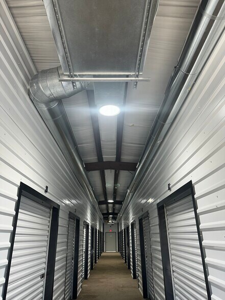 More Photos Of 303 S Main St, Gladewater Self Storage For Sale