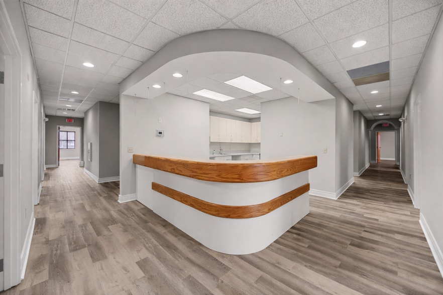 More Photos Of 2450 Emerald Pl, Greenville Medical For Lease