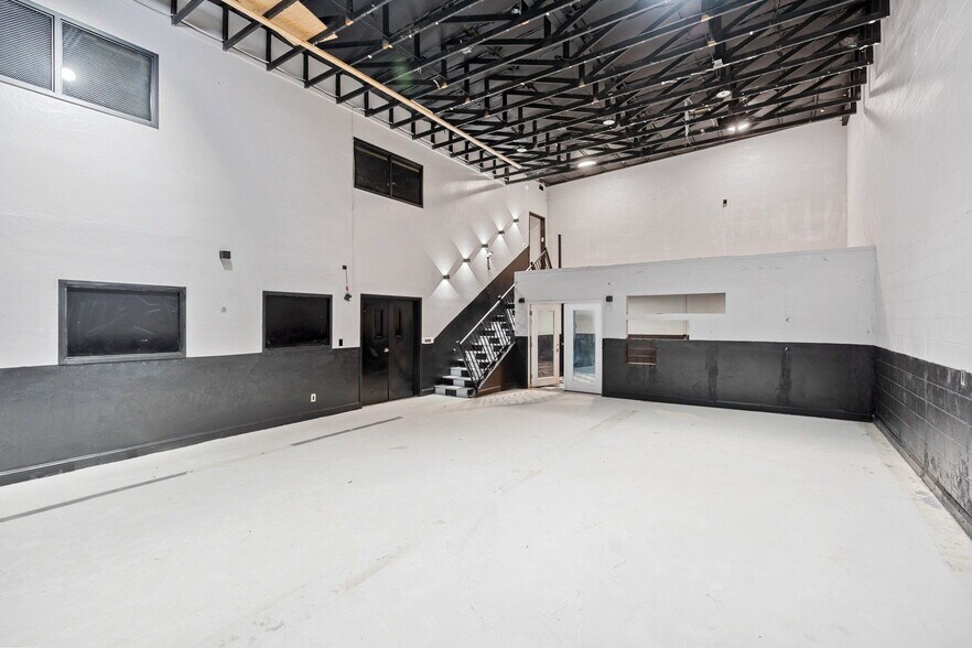 More Photos Of 217 S Ben Maddox Way, Visalia Service For Sale