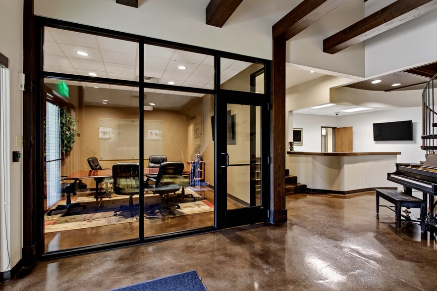 More Photos Of 4336 Kenilwood Dr, Nashville Storefront Retail Office For Sale