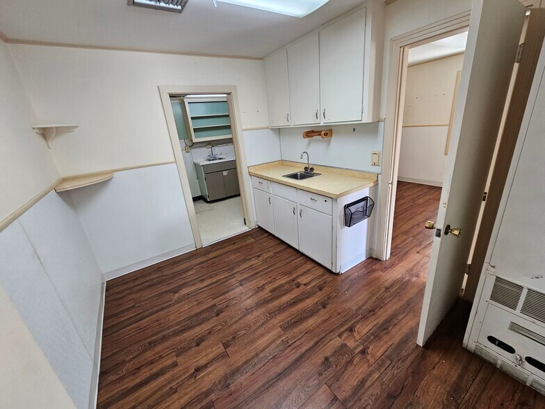 More Photos Of 101 W Hendy Ave, Sunnyvale Medical For Lease