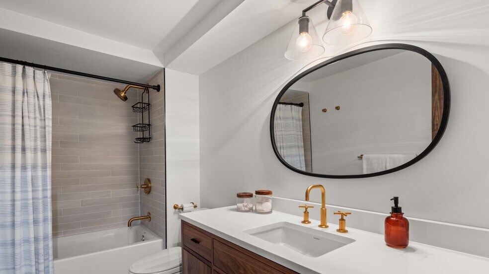 More Photos Of 56 Turner Mill Ln, Stowe Specialty For Sale