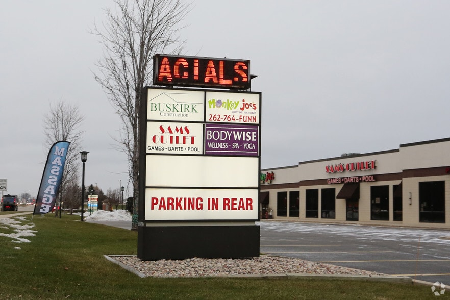 More Photos Of 4235-4237 Green Bay Rd, Kenosha Freestanding For Sale