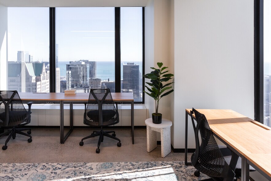 More Photos Of 233 S Wacker Dr, Chicago Coworking Space