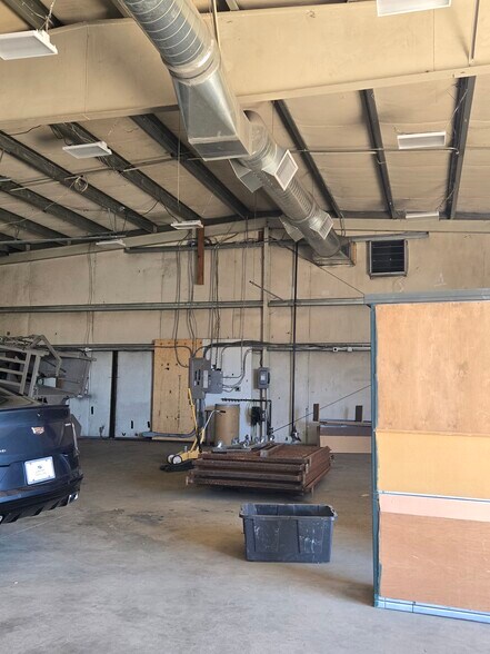 More Photos Of 1343 E Justice Rd, Central Point Warehouse For Sale