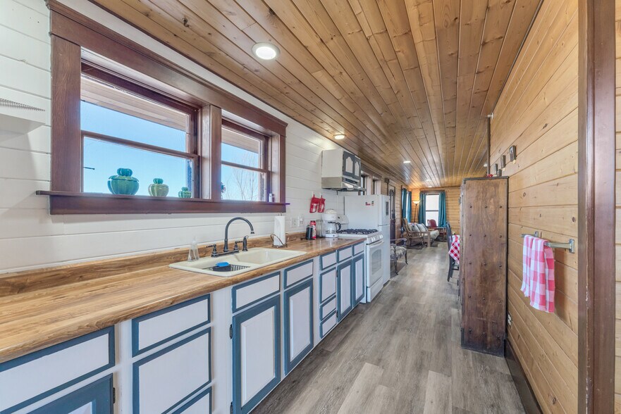 More Photos Of 222 First Ave, Jerome Multifamily For Sale