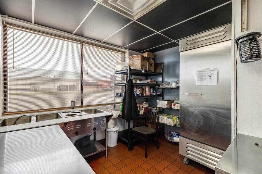 More Photos Of 18000 E 9 Mile Rd, Eastpointe Restaurant For Lease