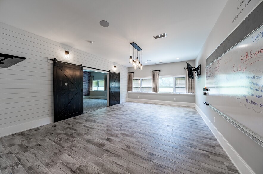 More Photos Of 145 School Rd, Mount Morris Office For Sale